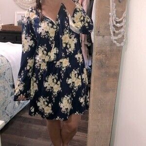 PINC size 2X beautiful floral bellsleeve dress